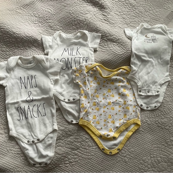 Four baby onesies - Picture 7 of 7